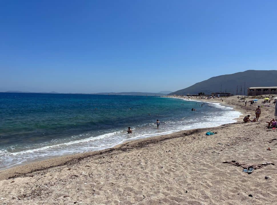 beaches near the greek mainland 