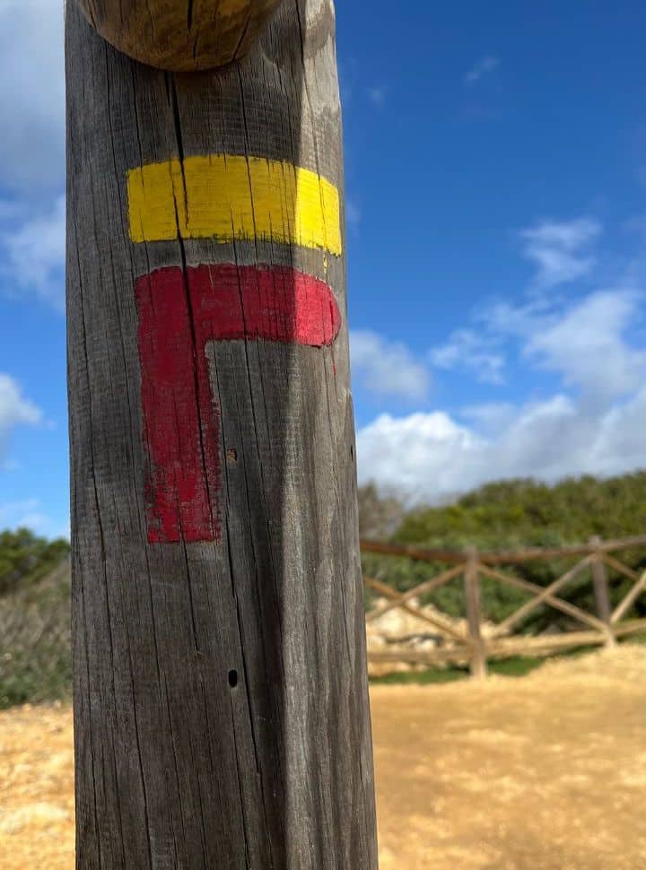 wooden signs showing pointing you in the right direction at the 7 hanging valleys trail portugal