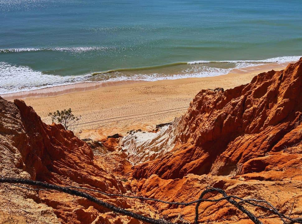 praia de felisia with its stunning red cliffs near Albufeira