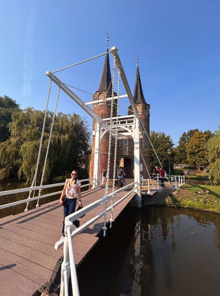 the white bridge and entrance to delft at the east gate