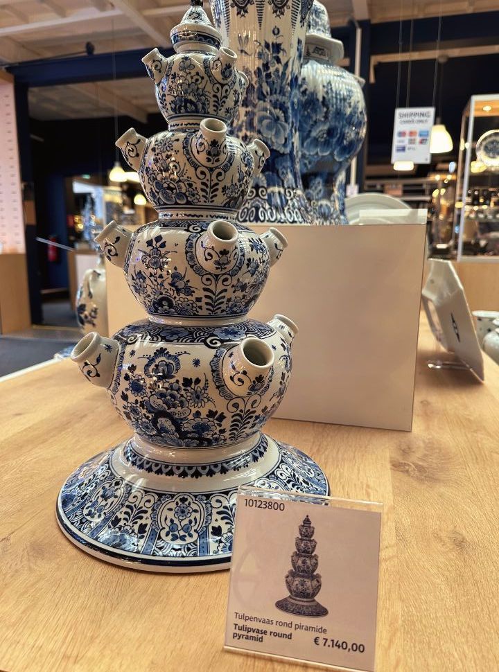 tulip vase decorated with delft blue sold at the delft blue museum shop for 7140 euro 