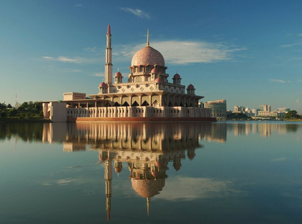 the putra mosque outside kuala lumpur
