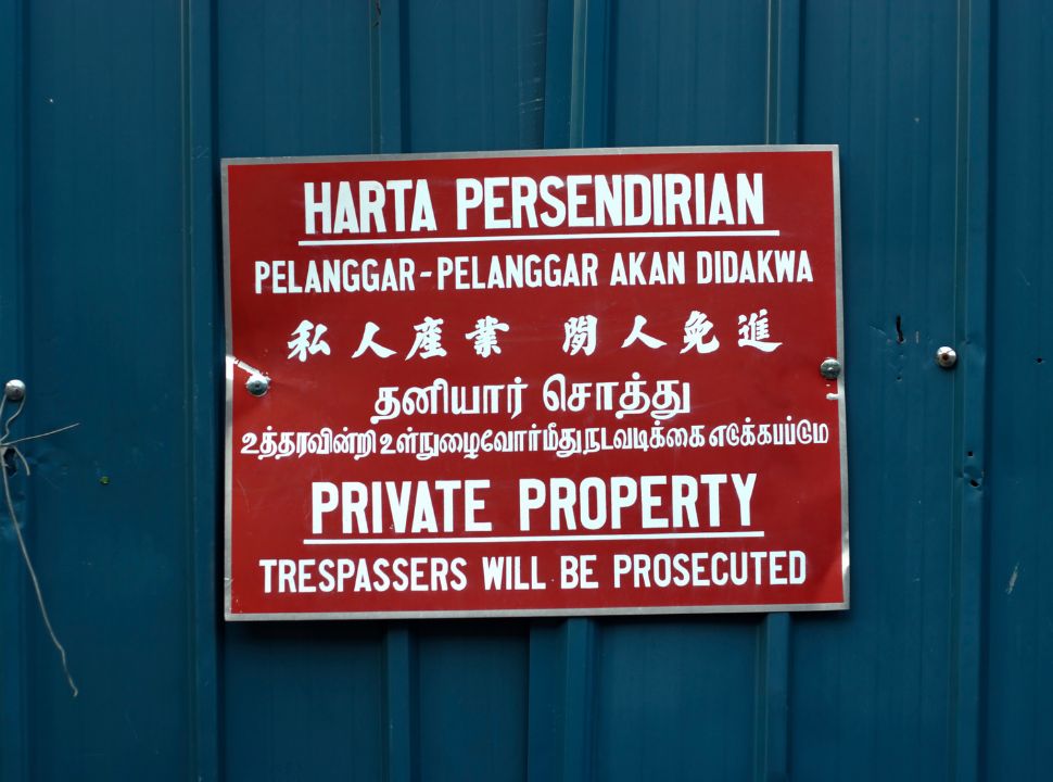 street sign in different languages in Malaysia
